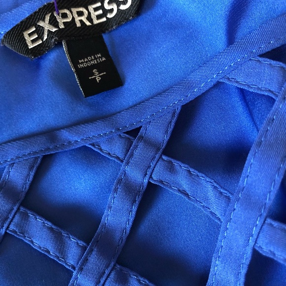 ✨Express | Blue Pattern Top - Picture 2 of 4